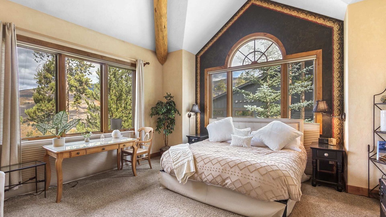 Photo of Bedroom in Three Peaks