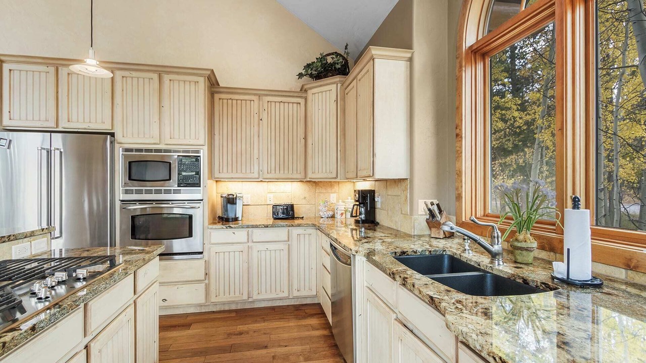 Photo of Kitchen in Three Peaks