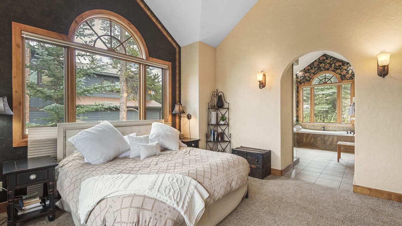Photo of Bedroom in Three Peaks