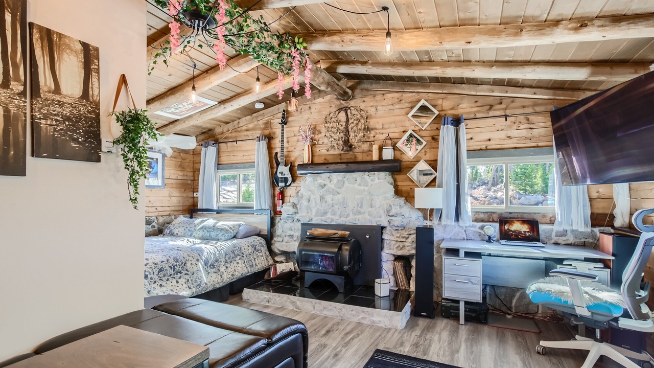 Photo of Livingroom in Black Hawk