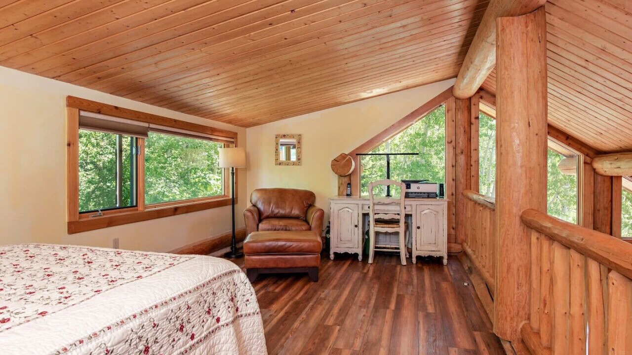 Photo of Bedroom in Basalt