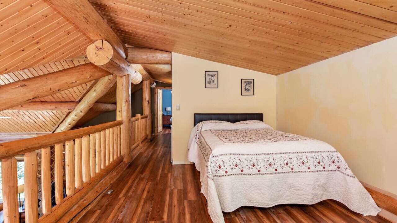 Photo of Bedroom in Basalt