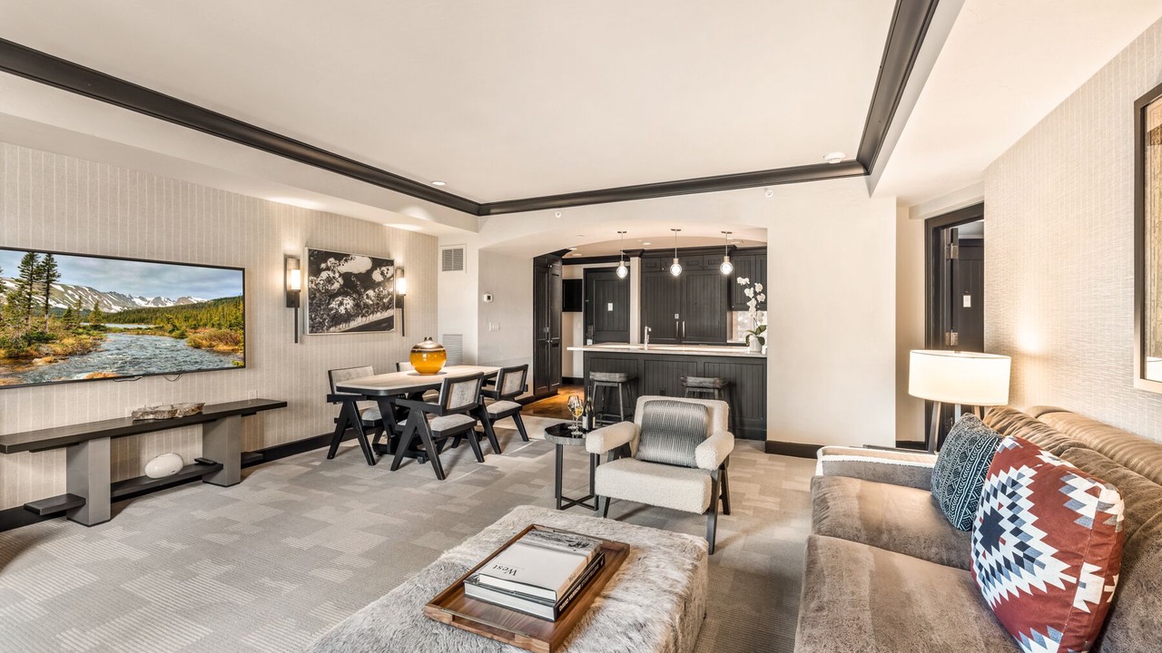 Photo of Livingroom in Avon