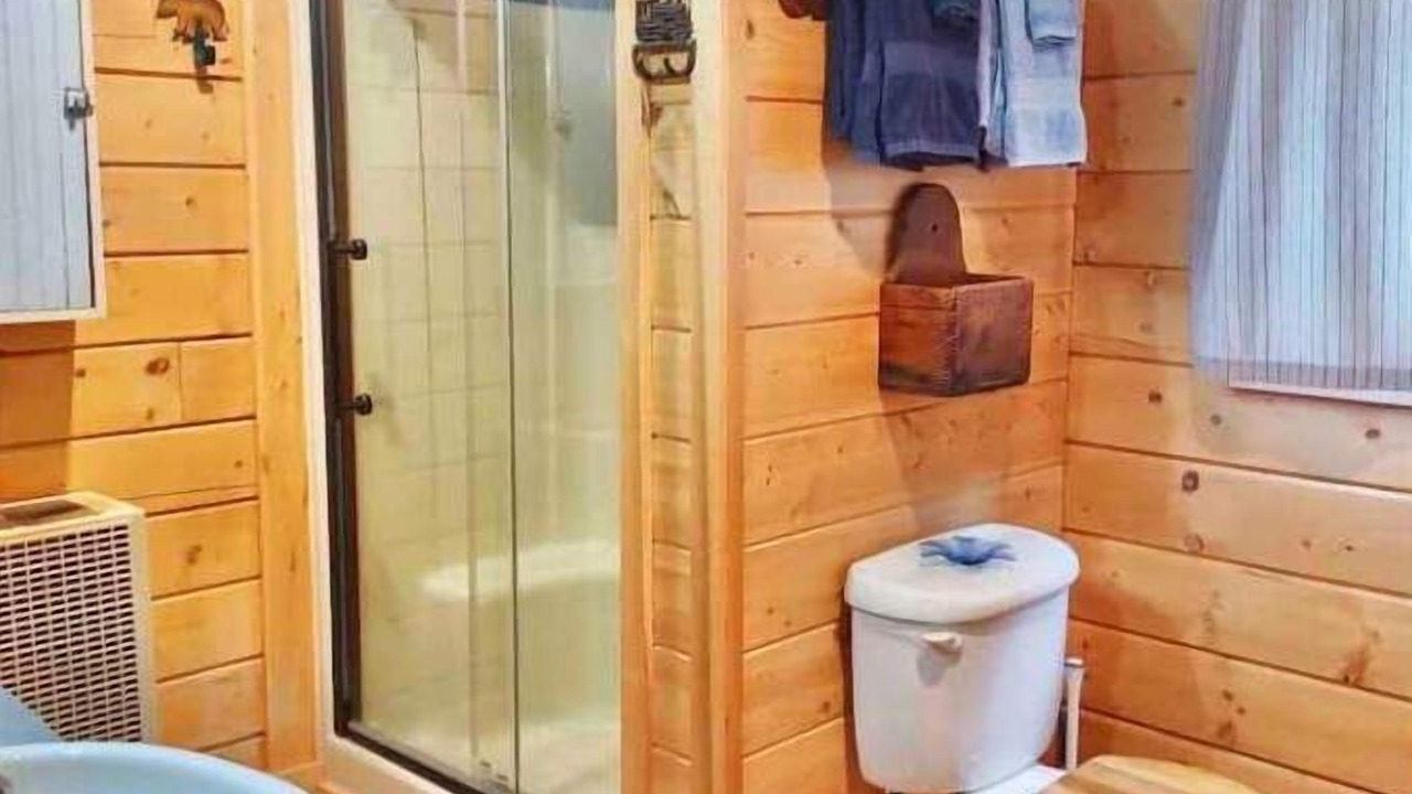 Photo of Bathroom in Howard
