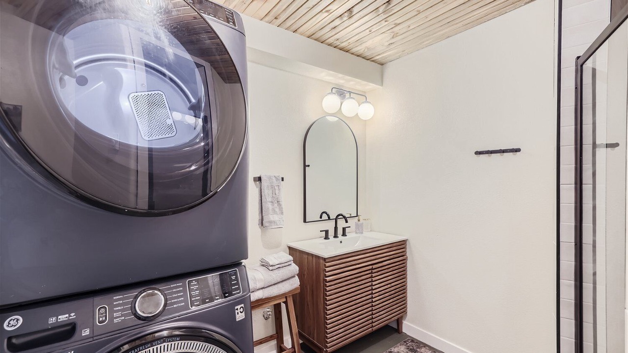Photo of Bathroom in Shadow Mountain