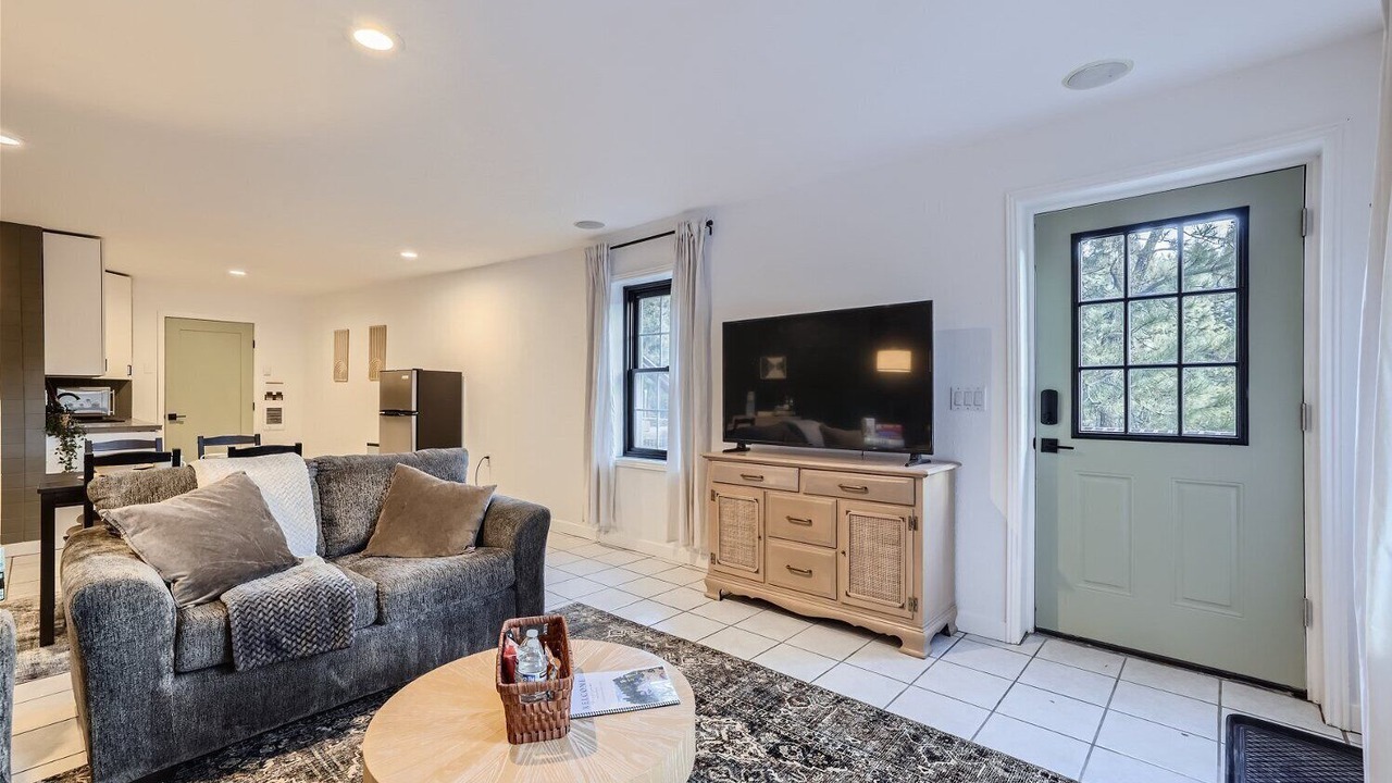 Photo of Livingroom in Shadow Mountain