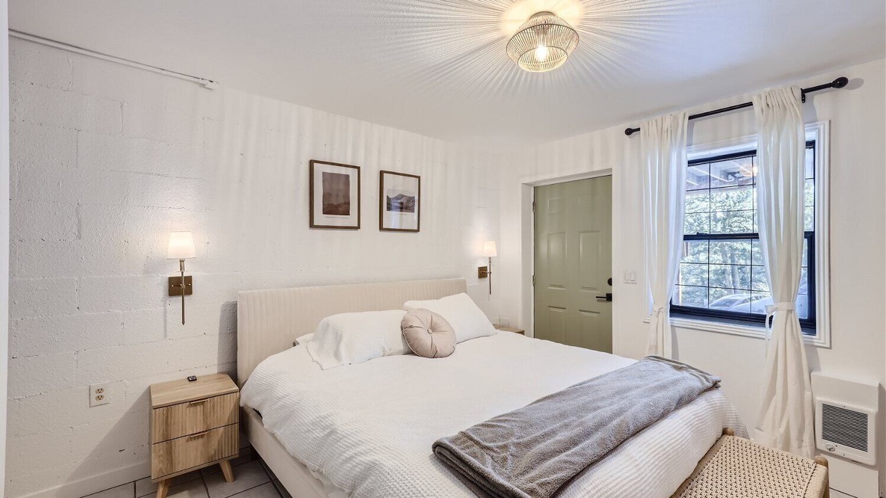 Photo of Bedroom in Shadow Mountain