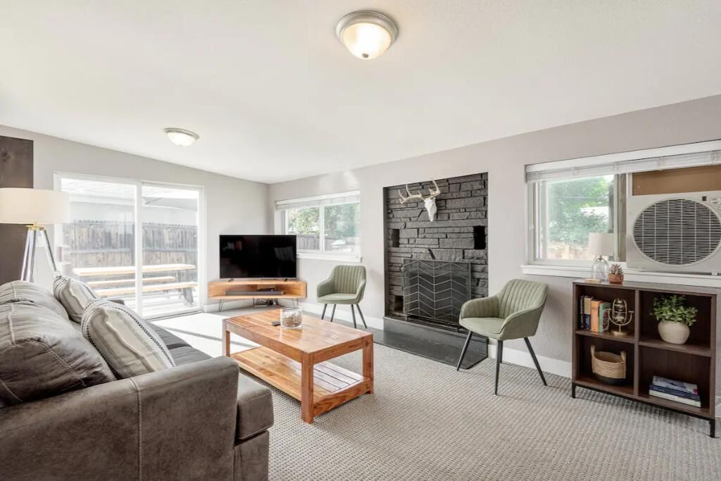 Photo of Livingroom in Arvada Plaza Area