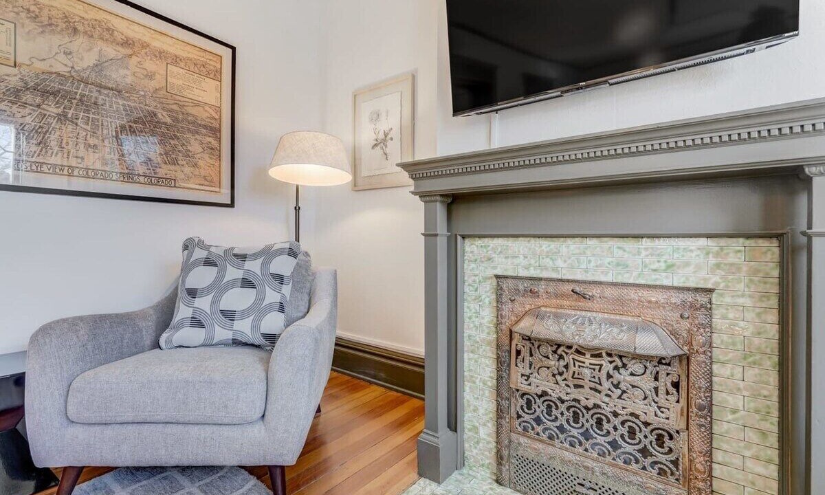 Photo of Livingroom in Old North End