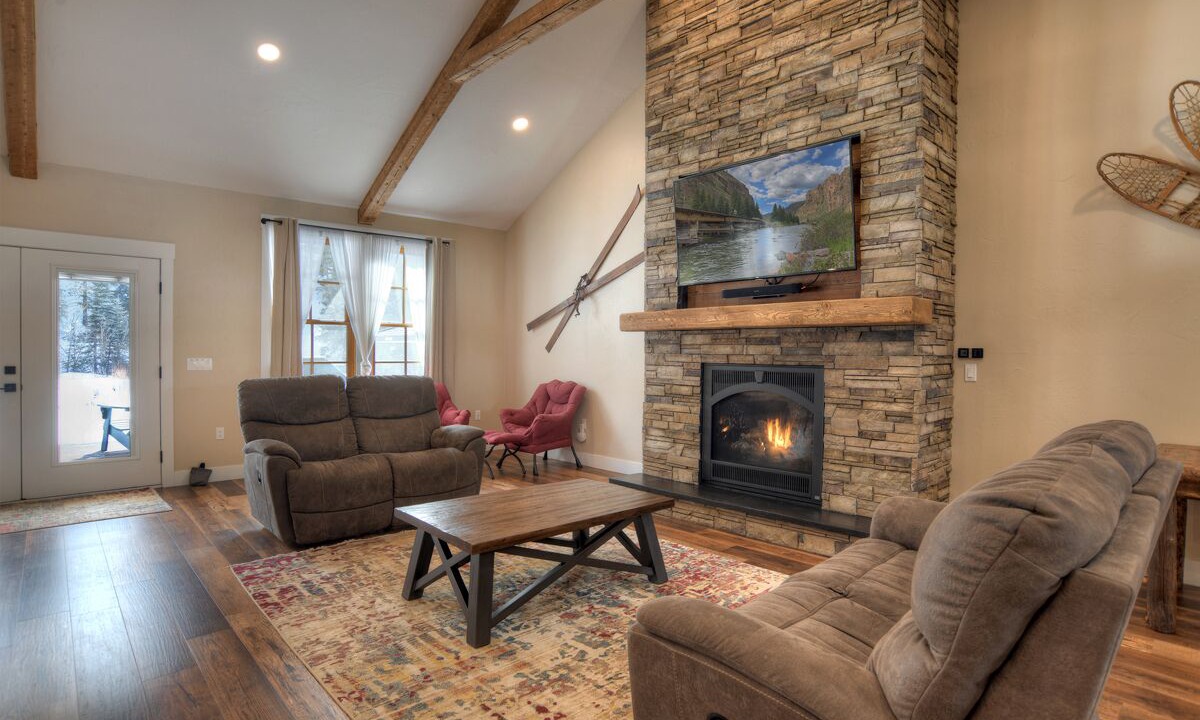 Photo of Livingroom in South Fork