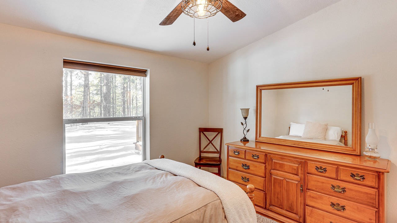 Photo of Bedroom in Forest Lakes