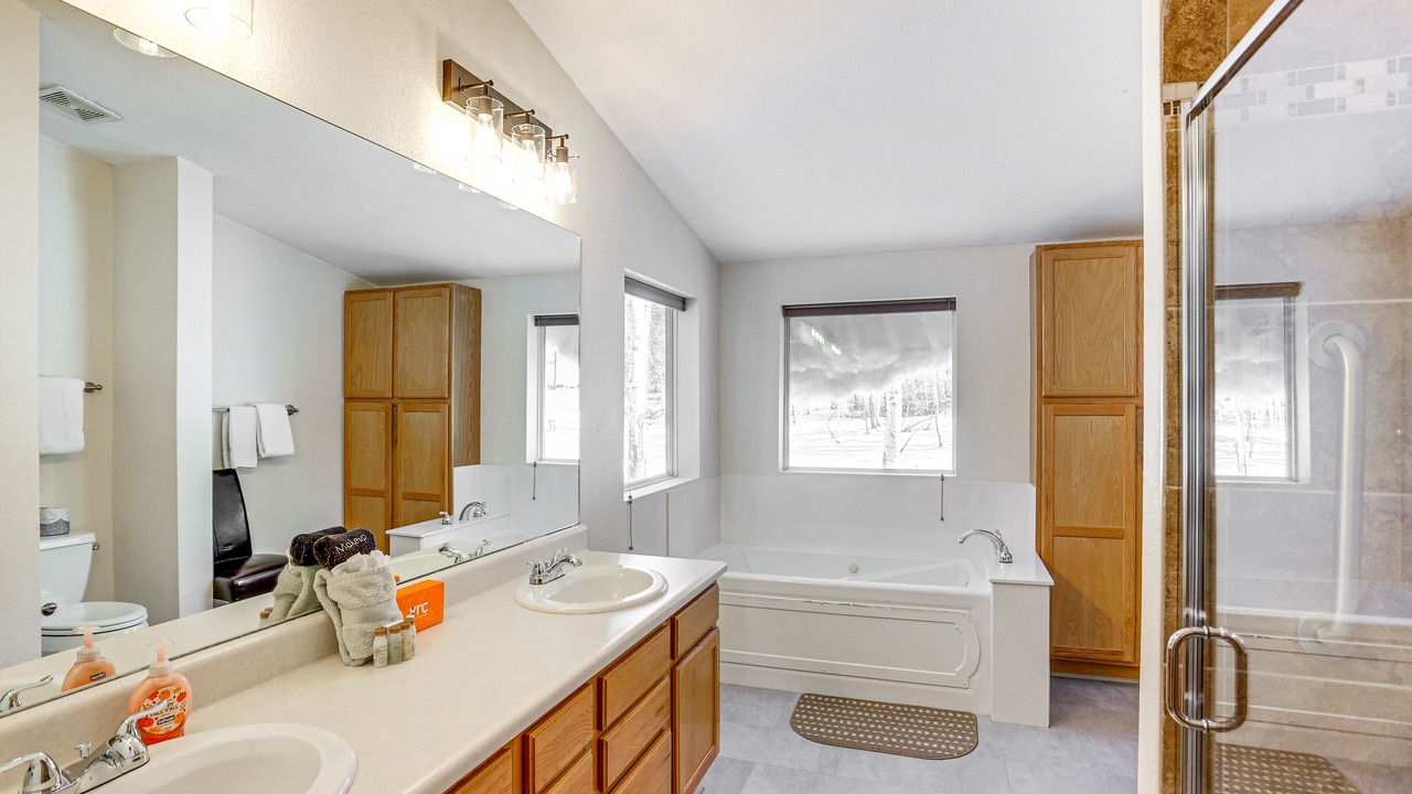 Photo of Bathroom in Forest Lakes