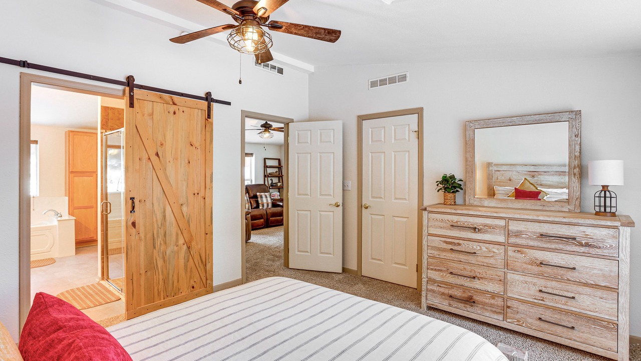 Photo of Bedroom in Forest Lakes