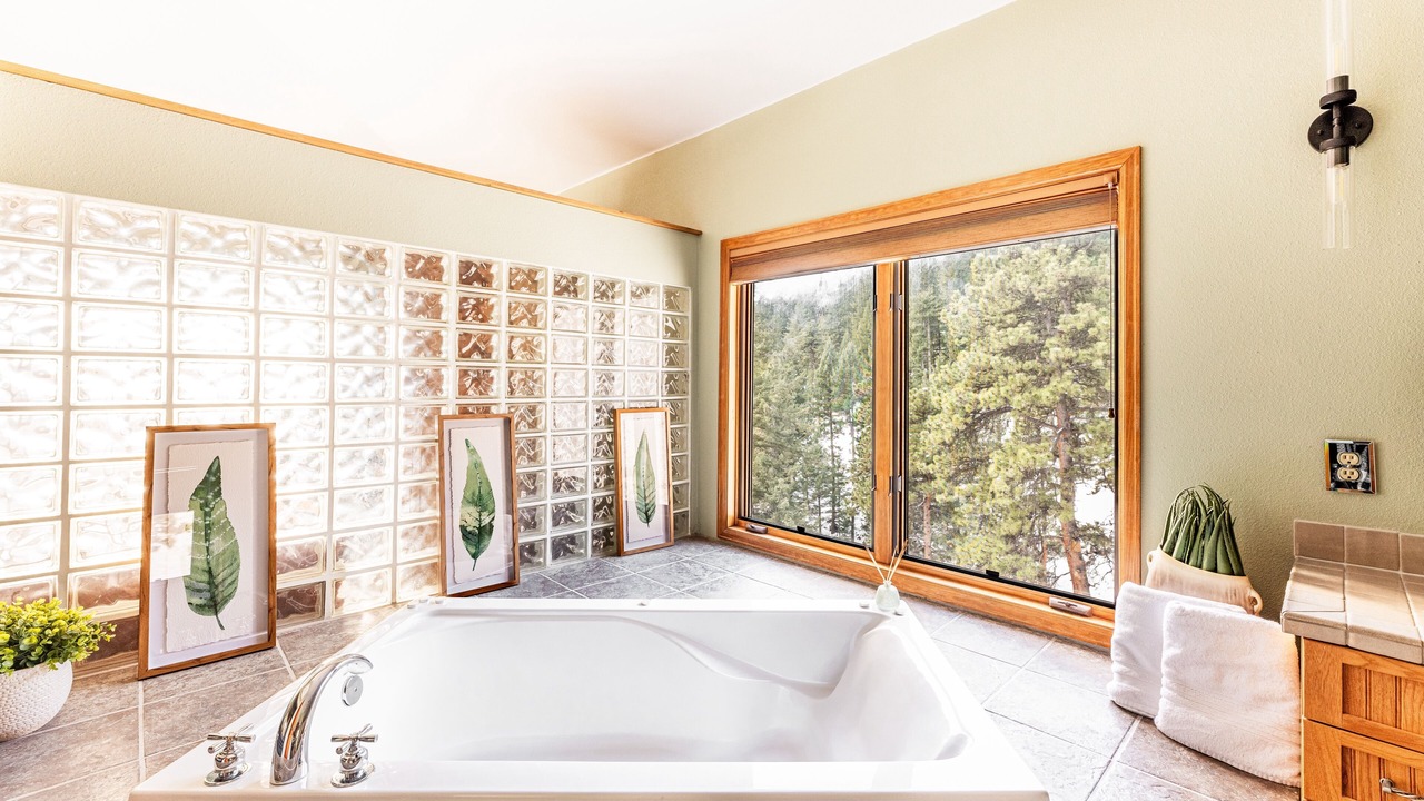 Photo of Bathroom in Hangen Ranch And M and B