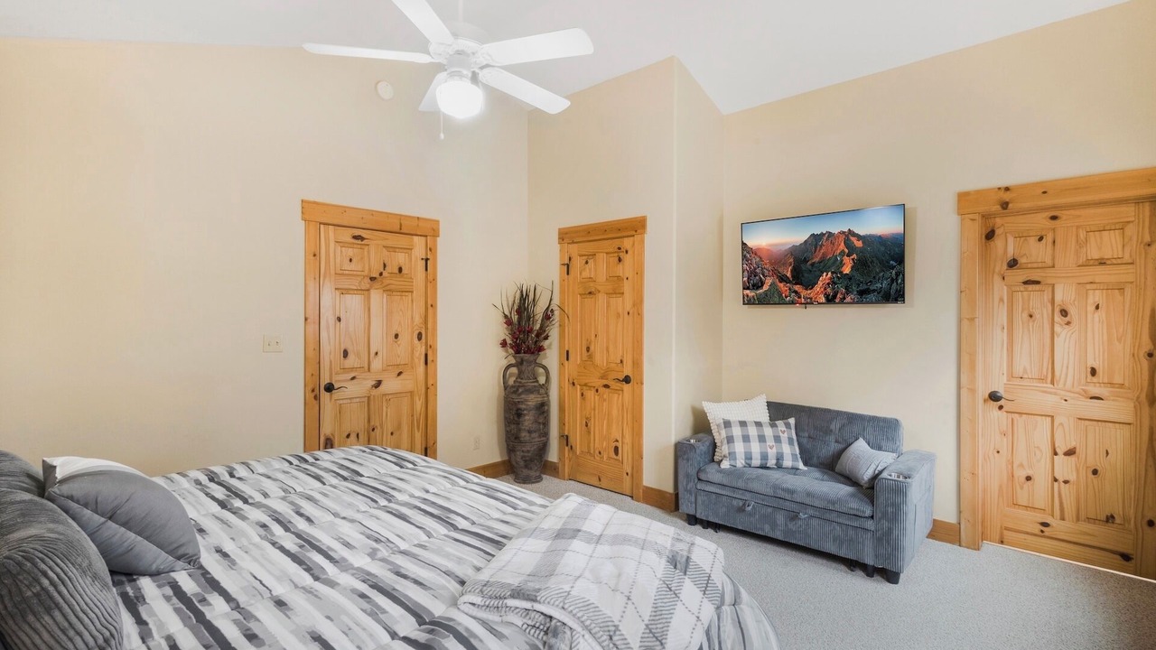 Photo of Bedroom in South Fork