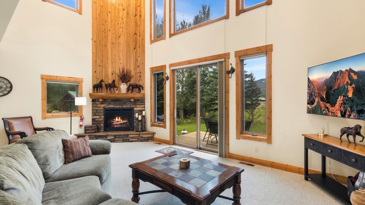 Photo of Livingroom in South Fork