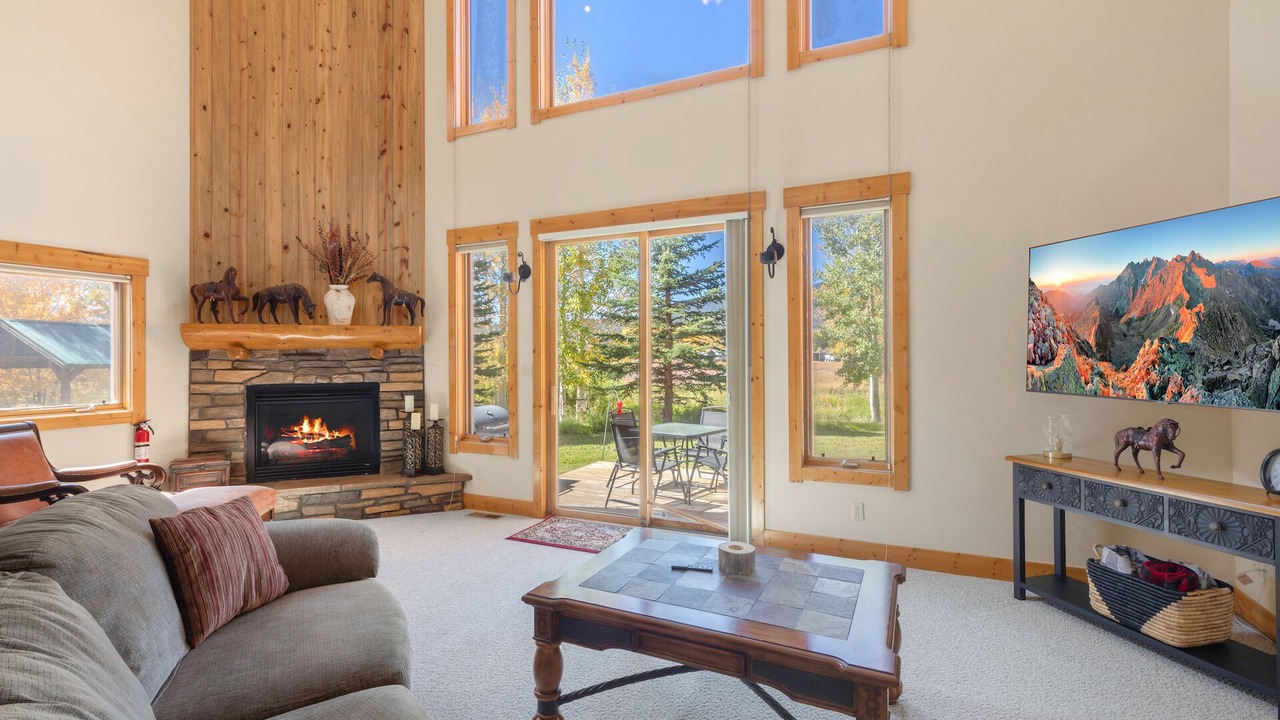 Photo of Livingroom in South Fork