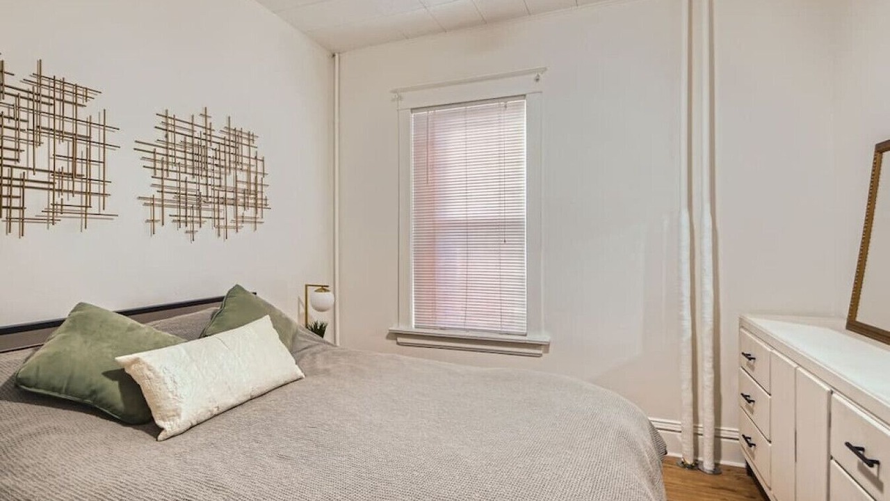 Photo of Bedroom in Lincoln Park
