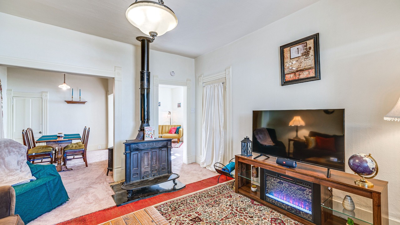 Photo of Livingroom in Victor