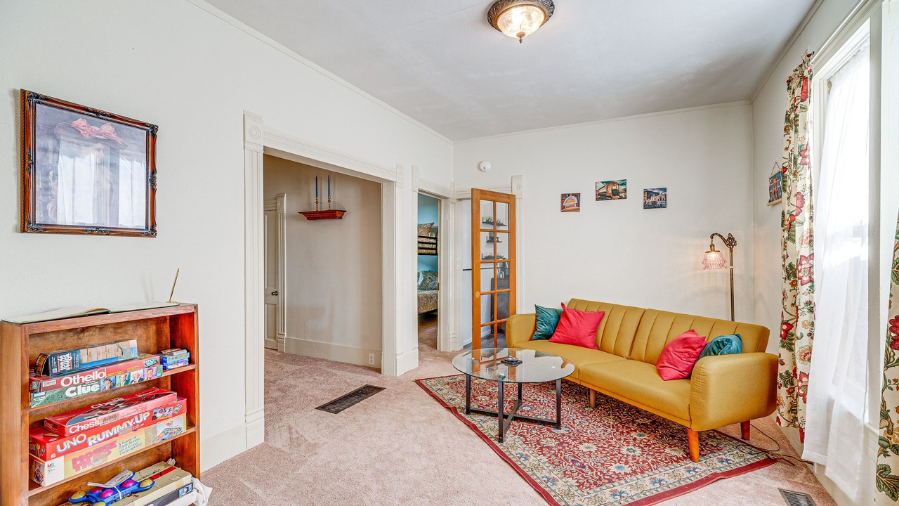 Photo of Livingroom in Victor
