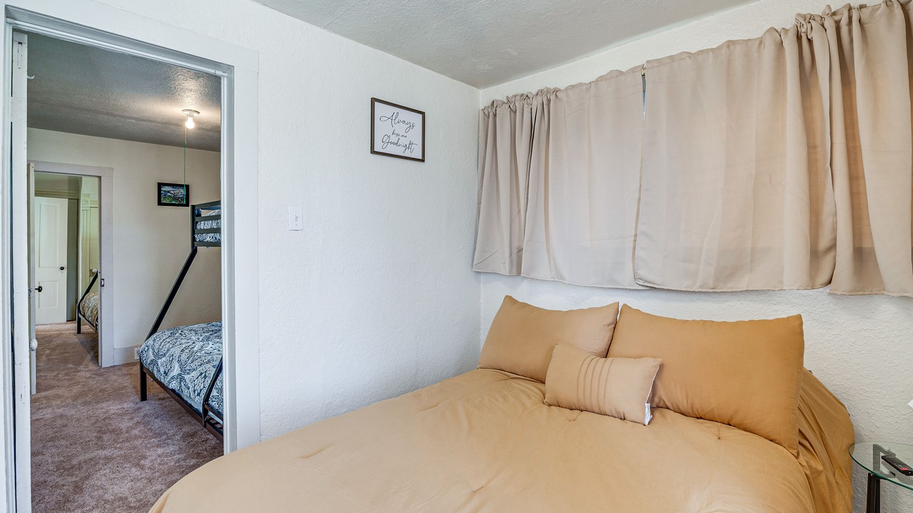 Photo of Bedroom in Victor