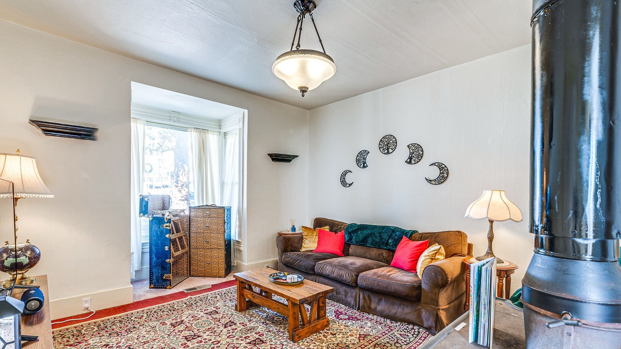 Photo of Livingroom in Victor
