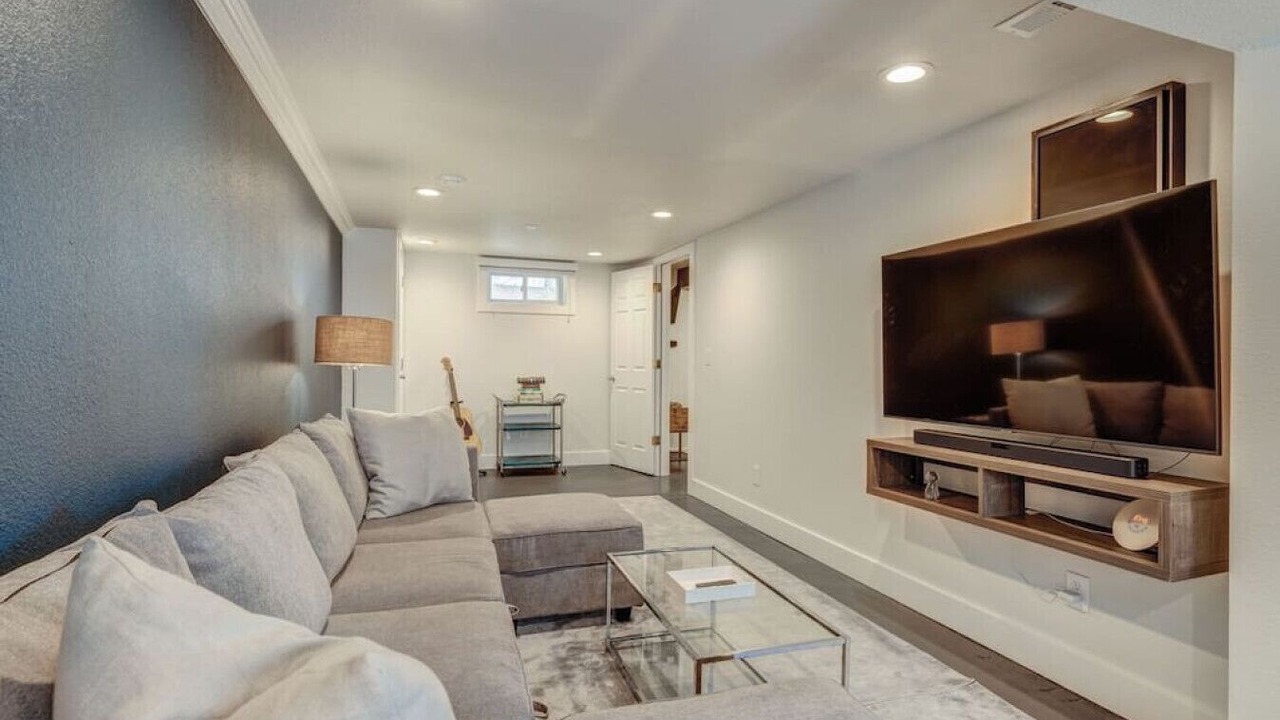 Photo of Livingroom in Edgewater