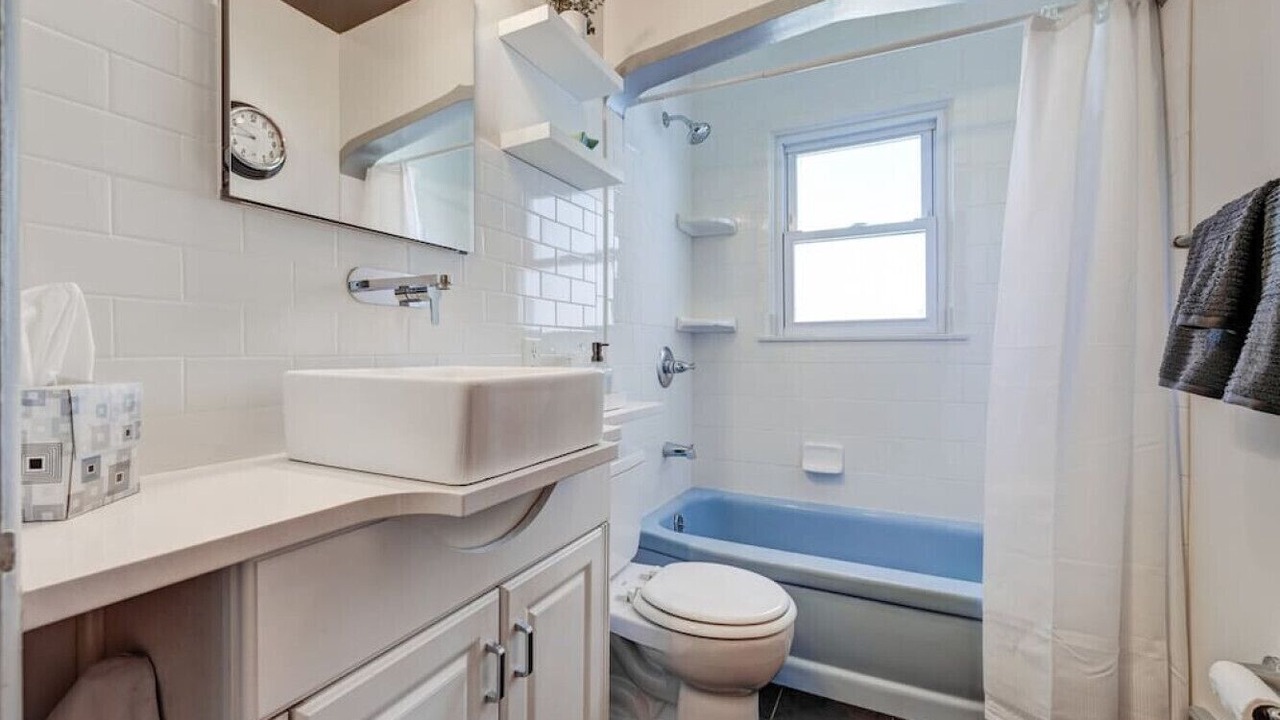 Photo of Bathroom in Edgewater