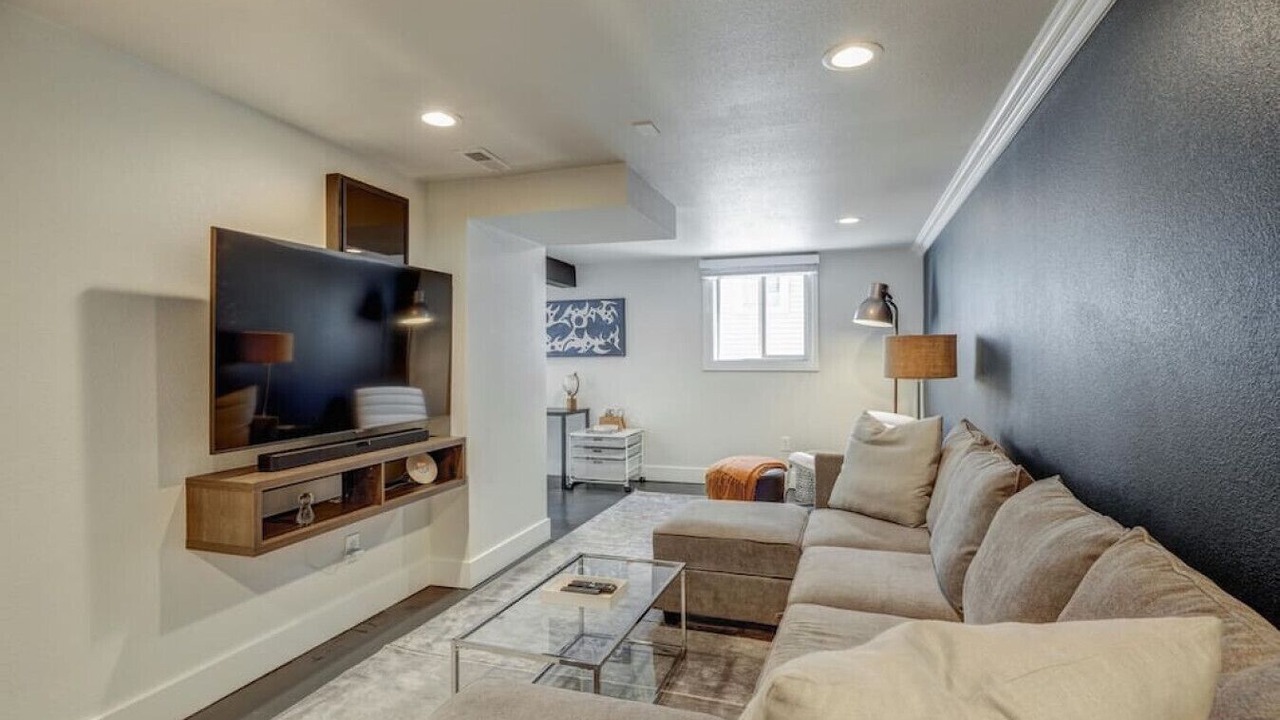 Photo of Livingroom in Edgewater