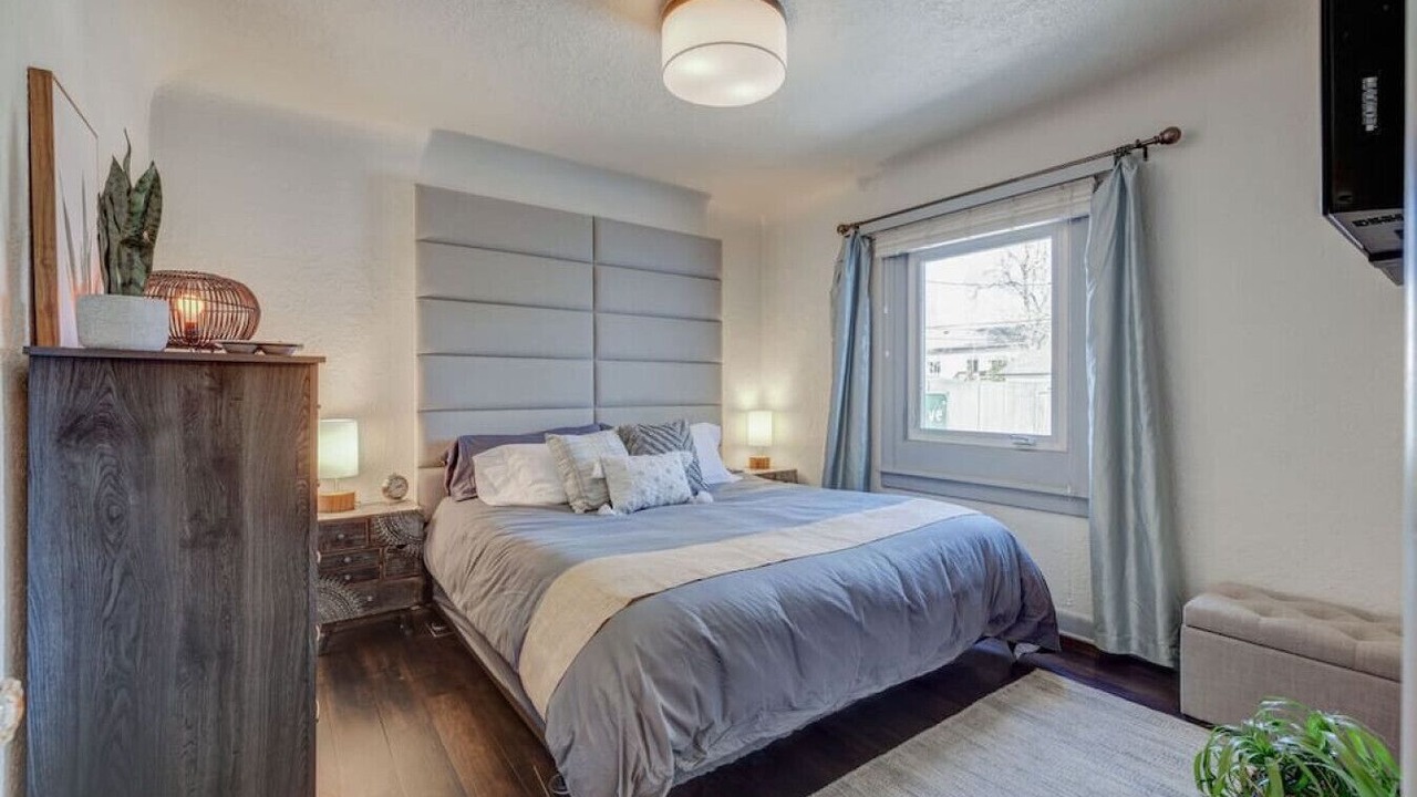 Photo of Bedroom in Edgewater