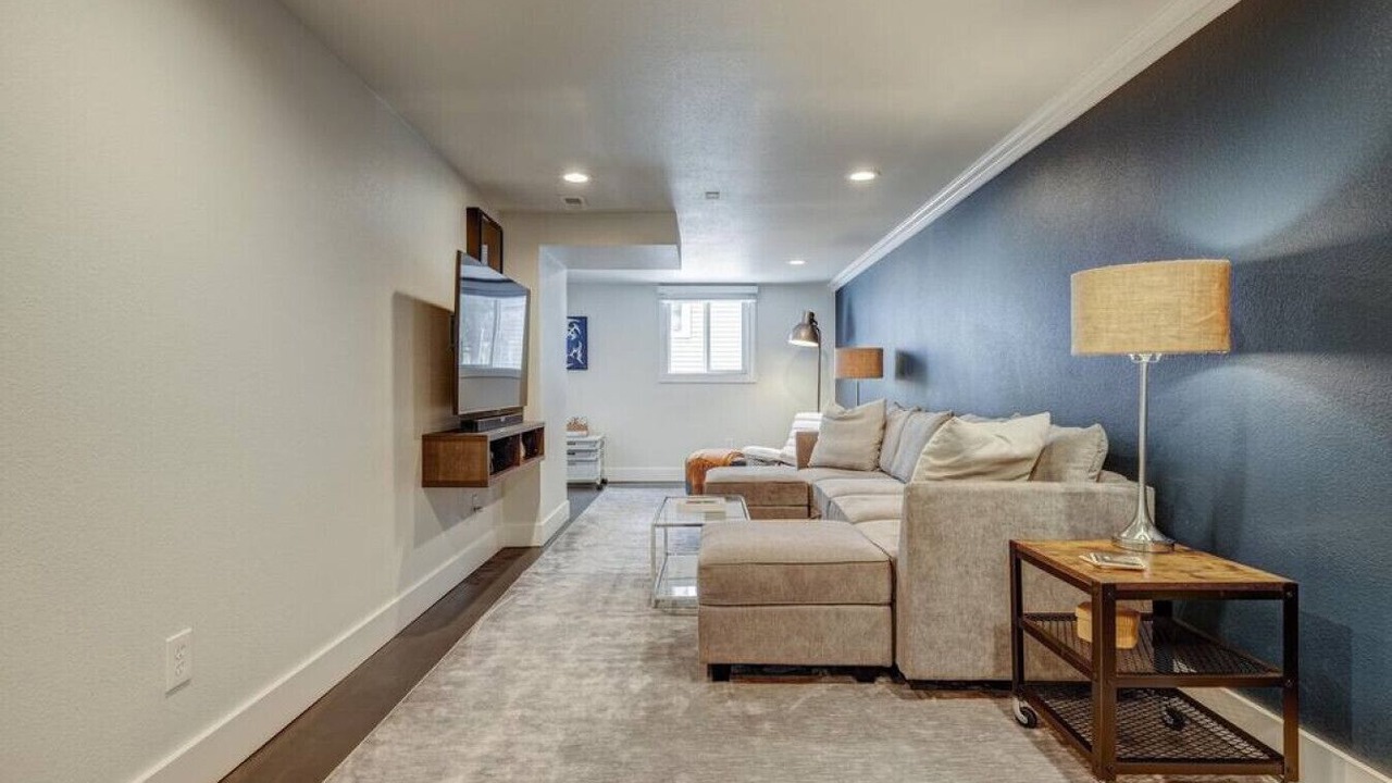Photo of Livingroom in Edgewater