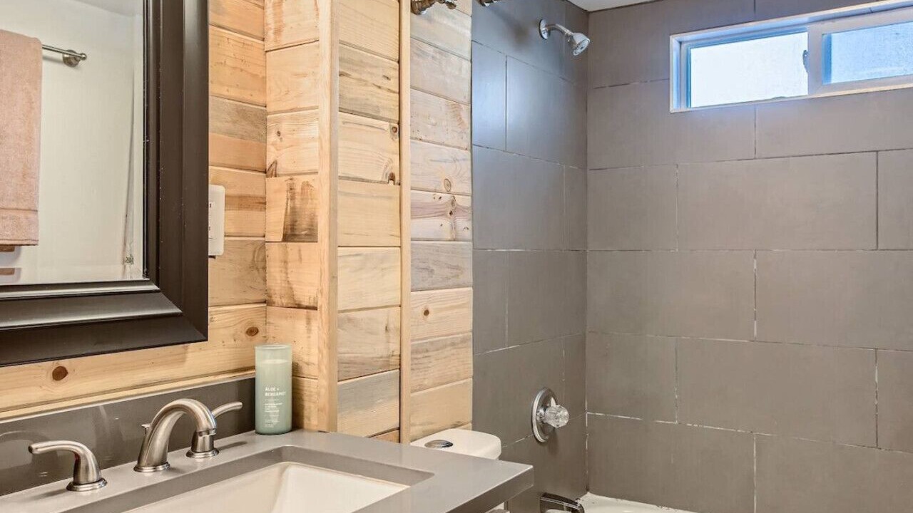 Photo of Bathroom in Edgewater