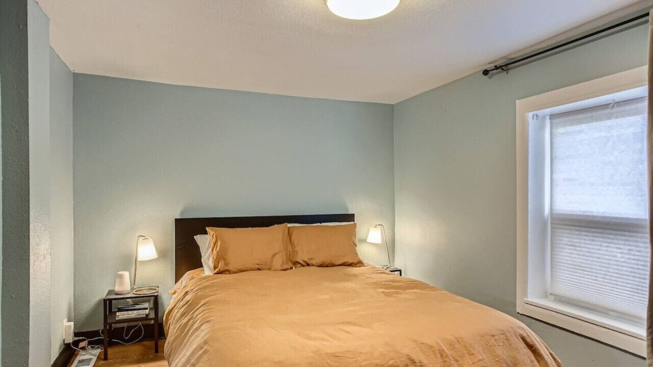 Photo of Bedroom in Edgewater