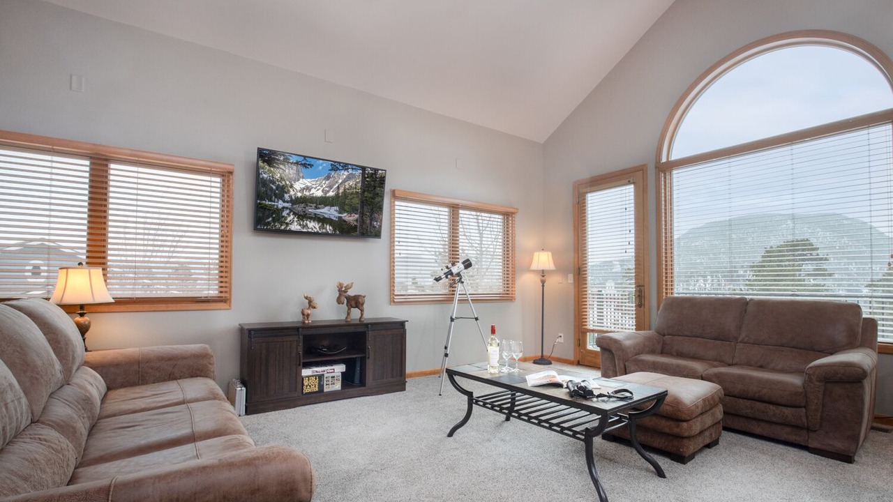 Photo of Livingroom in Stanley Hills