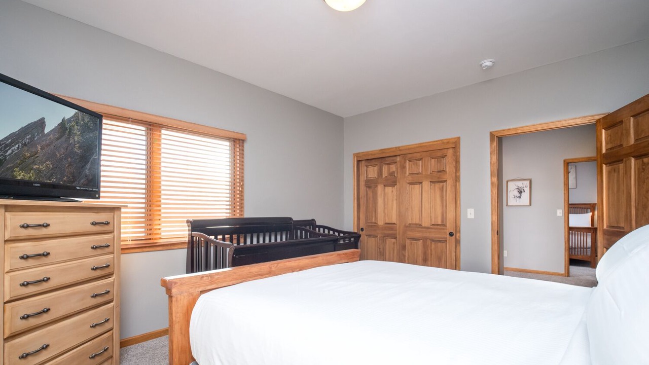Photo of Bedroom in Stanley Hills