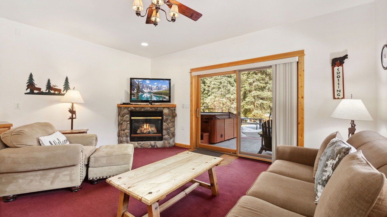Photo of Livingroom in Fall River Estates