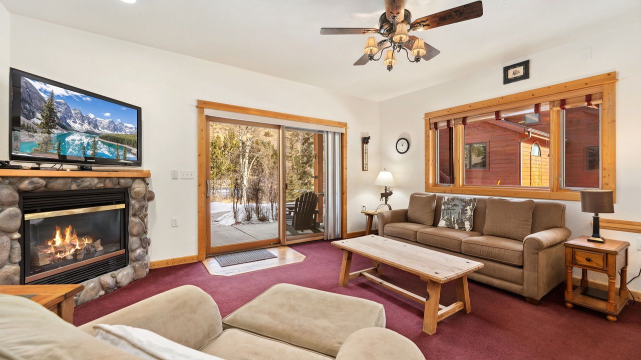 Photo of Livingroom in Fall River Estates