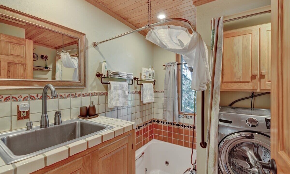 Photo of Bathroom in Cascade-Chipita Park