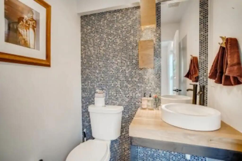 Photo of Bathroom in Sunnyside