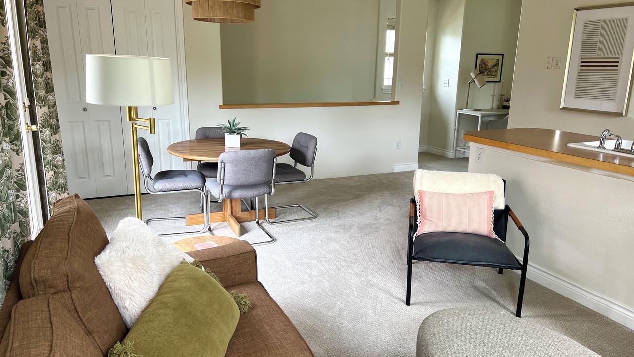 Photo of Livingroom in Erie