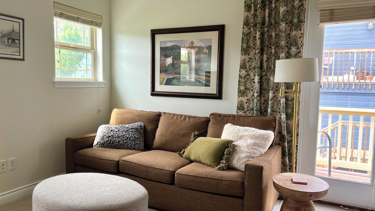 Photo of Livingroom in Erie
