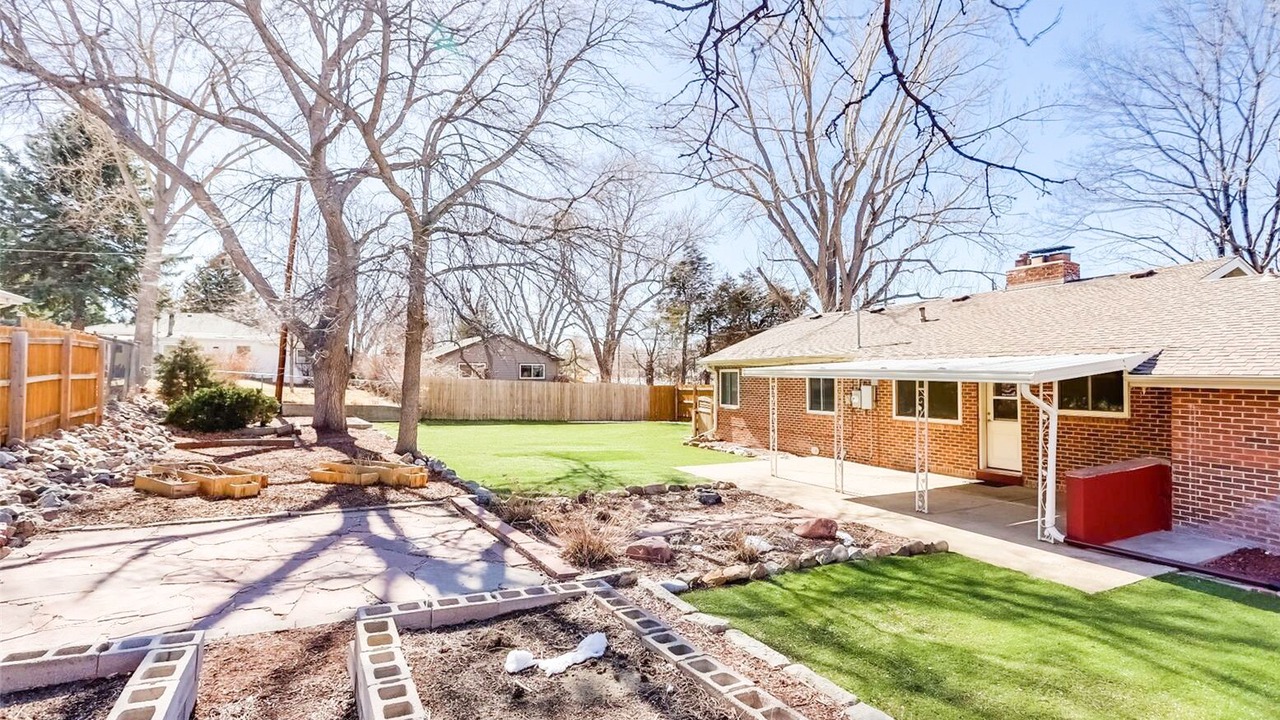 Photo of Outdoor in Golden