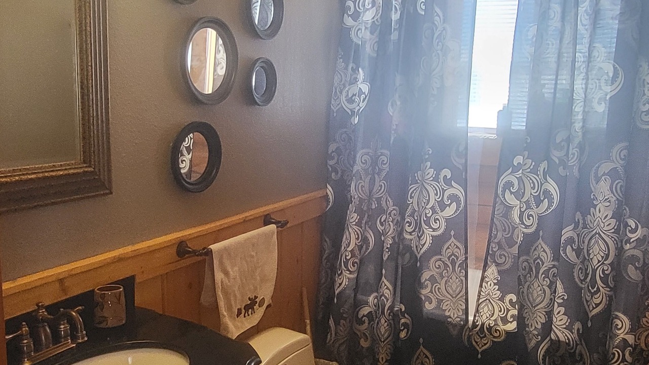 Photo of Bathroom in Divide