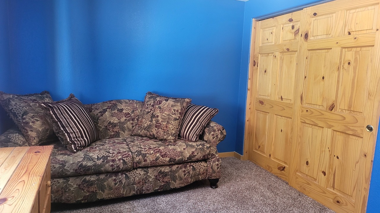 Photo of Livingroom in Divide