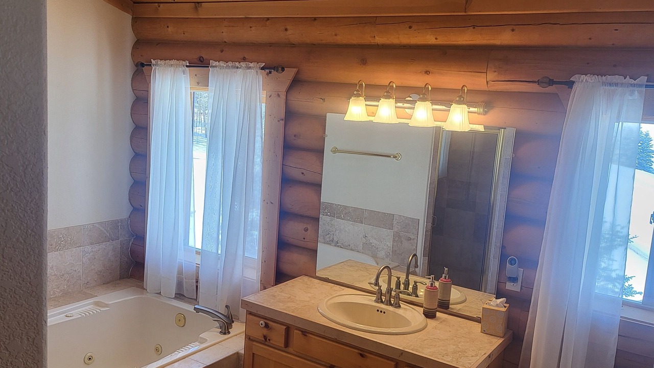 Photo of Bathroom in Divide