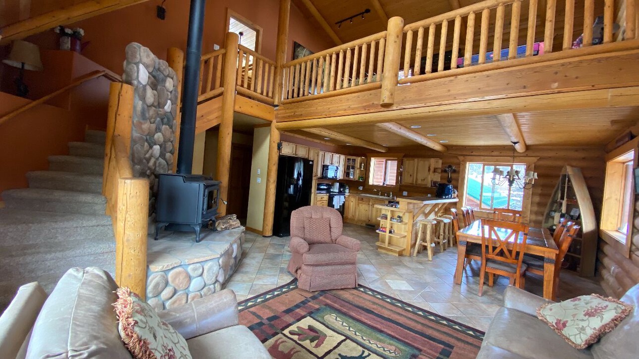 Photo of Livingroom in Divide