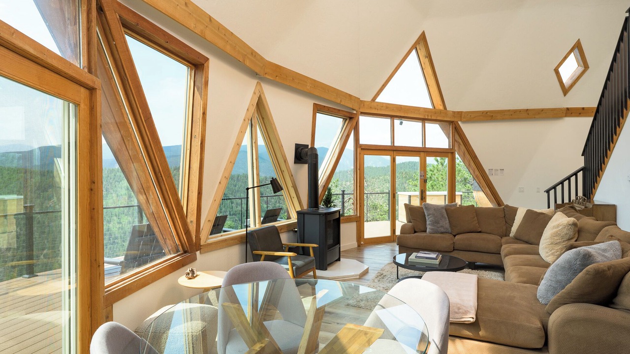 Photo of Livingroom in Idaho Springs
