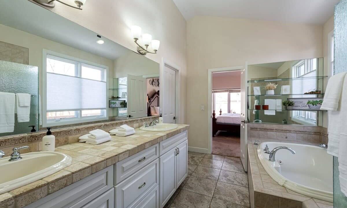 Photo of Bathroom in Arapahoe Ridge