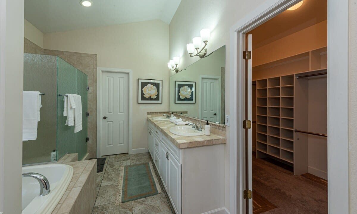 Photo of Bathroom in Arapahoe Ridge