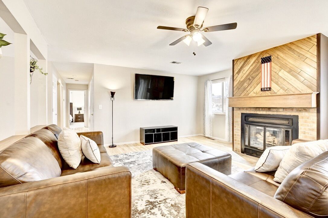 Photo of Livingroom in Aurora
